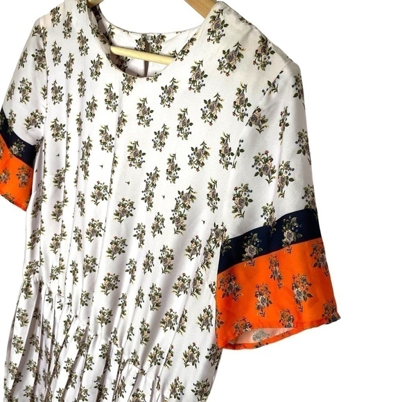 Floral Dress With Pleating 🤍 - Picture 3 of 14